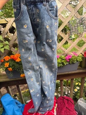 Embroidered Daisy Straight-Leg Jeans — Blue